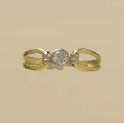 GWT CZ SET YELLOW/WHITE FANCY SOLITAIRE