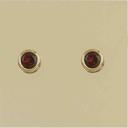 GPC 5MM GARNET RUB STUD                =