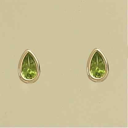 GPC TEARDROP PERIDOT RUBSET STUDS      =
