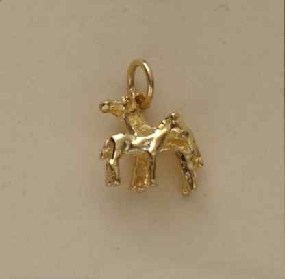 GPC HORSE & FOAL CHARM                 =