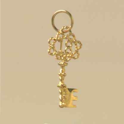 GPC FANCY 18 KEY PENDANT