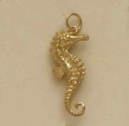 GPC SOLID SEAHORSE CHARM               =