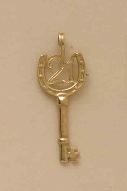 GPC 21 IN HORSESHOE KEY PENDANT        =