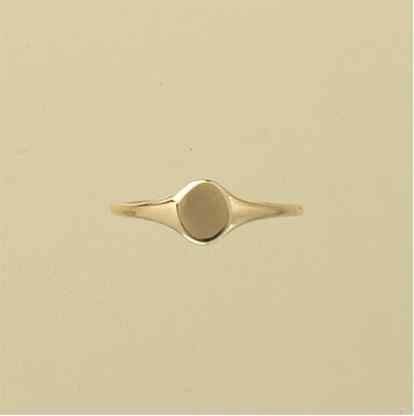 GPC BABY OVAL PLAIN SIGNET RINGS