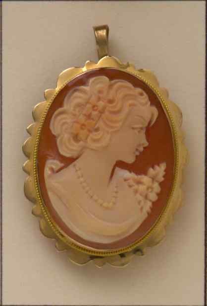 GPC 30mm AVIGNONE CAMEO BROOCH/PDNT