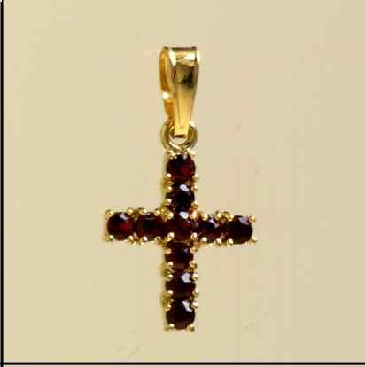 GPC 17x14mm GARNET CROSS               =