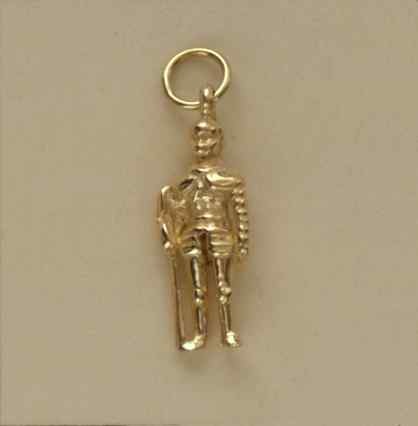 GPC SUIT OF ARMOUR-LONDON CHARM        =