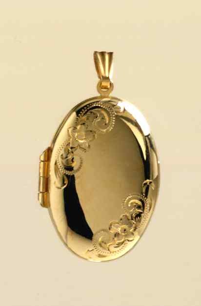 GPC 29x20mm OVAL ENGRAVED LOCKET