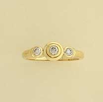 9ct 25pt DIAMOND 3 STONE RUBSET RING