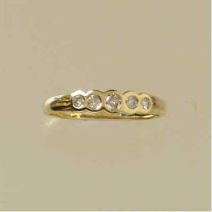 9ct 25pt DIAMOND RUBSET 1/2 ETERNITY