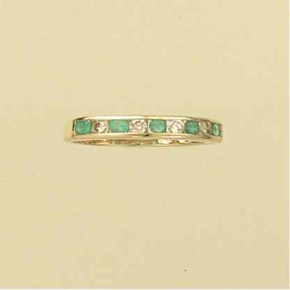 9ct 12pt DIAMOND/EMERALD CHANNEL SET ET