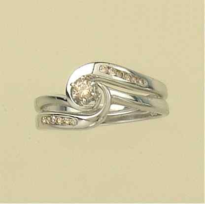 9ct WHITE 25pt DIAMOND 2 PC FANCY RING