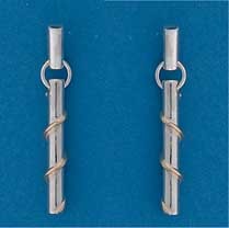 SIL/9ct STUD WITH WIRE WRAPPED BAR DROP=