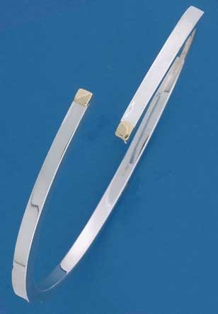 SIL/9ct SQUARE ENDS SOLID X-OVER BANGLE