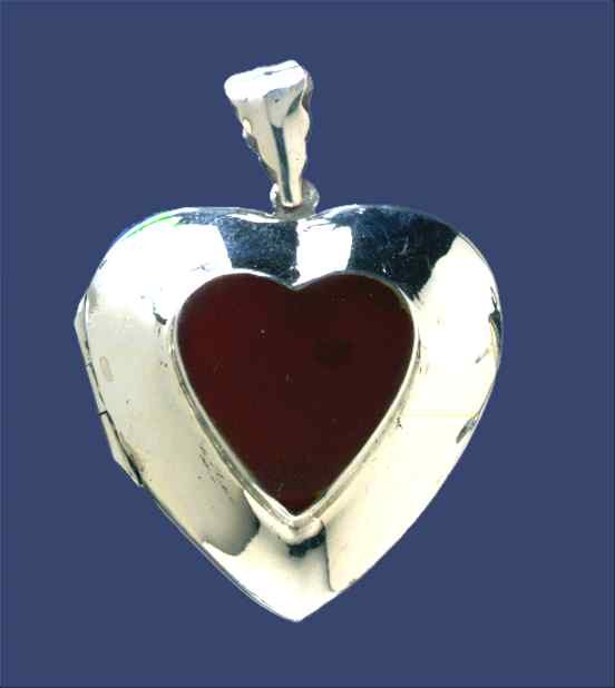 SPC 32mm CORNELIAN HEART LOCKET        =