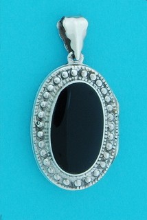 SPC 30x20mm ONYX OVAL LOCKET           -
