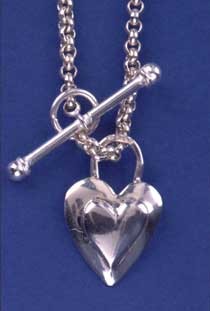 SPC BELCHER CHAIN WITH T BAR+EMB.HEART