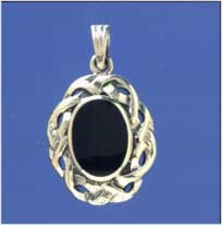 SPC OVAL ONYX CELTIC KNOT PENDANT