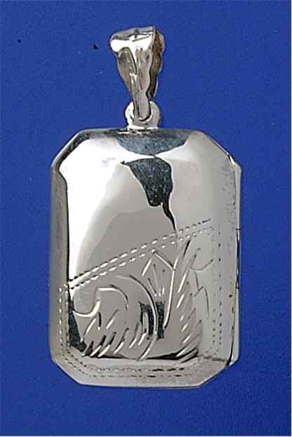 SPC 32x24mm 1/2 ENGRAVED CUSHION LOCKET=