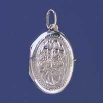 SPC EMBOSSED FLOWER LOCKET 22X16mm     =