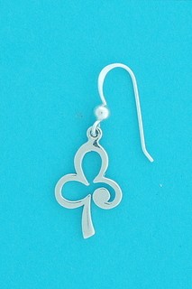 SPC CUTOUT ACE OF CLUBS/CLOVER EARRINGS=