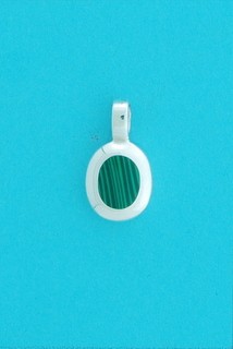 SPC 12X10 OVAL MALACHITE PENDANT