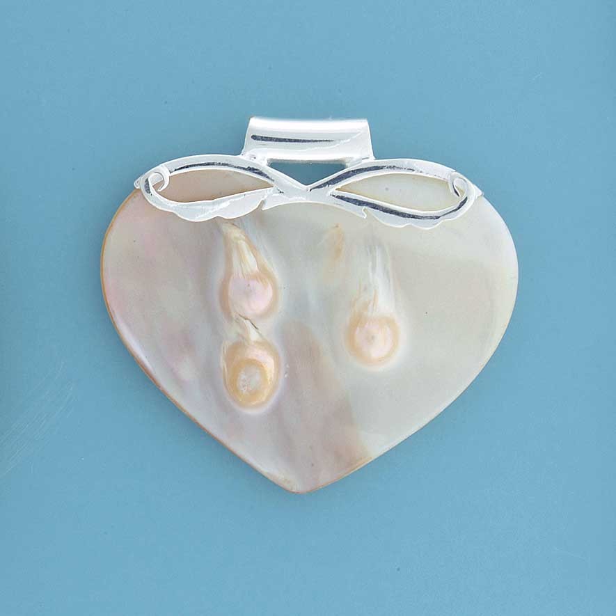 SPC 50mm HEART BLISTERED SHELL PENDANT