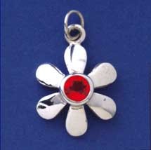 SPC DAISY PENDANT WITH GARNET          -