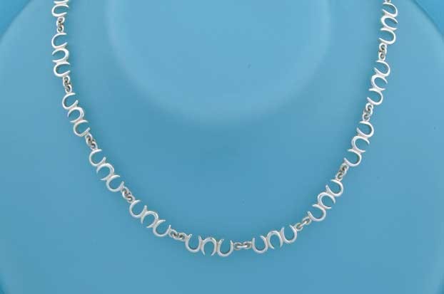 SPC HORSESHOES NECKLACE