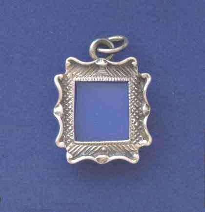 SPC SML SQUARE PICTURE LOCKET PENDANT