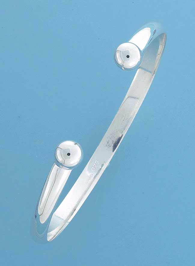 SPC 7mm D SECT.SOLID TORQUE BANGLE     =