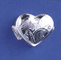 SPC 22mm ENGRAVED HEART PILLBOX