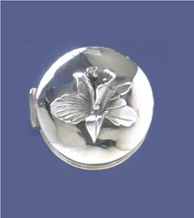 SPC ROUND PILLBOX WITH FLOWER PENDANT  =