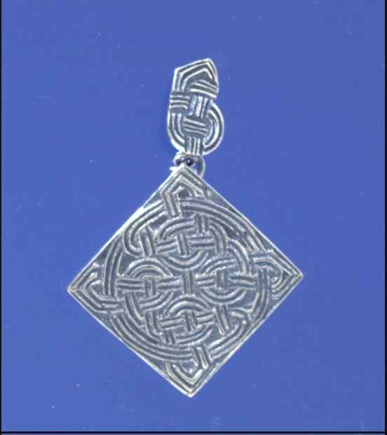 SPC 20mm DIA.SHAPE CELTIC PATTERN DROPS