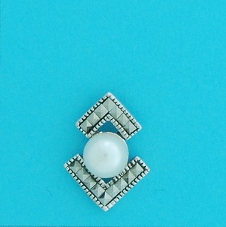 SPC IMM.PEARL/MARC SET V SHAPES STUDS