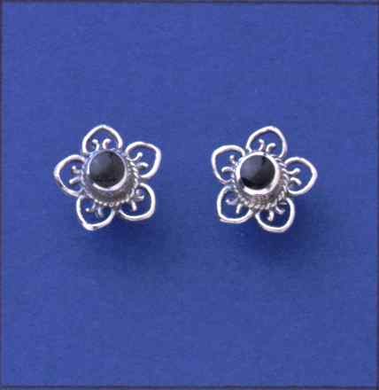 SPC FILIGREE ONYX FLOWER STUD          =