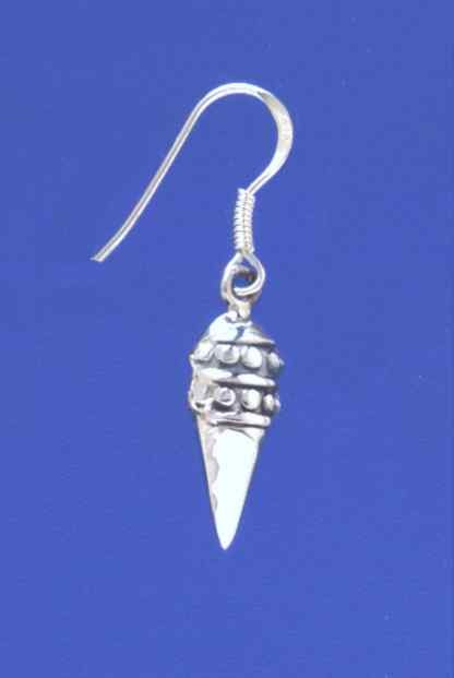 SPC ARROWSHAPE DROP WITH PEPPERCORN DOTS