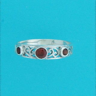 SPC GARNET 3 STONE RING                -