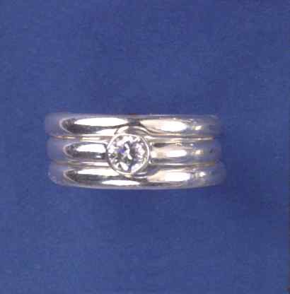 SPC 5mm CZ RING + 2 PLAIN FITTED BANDS