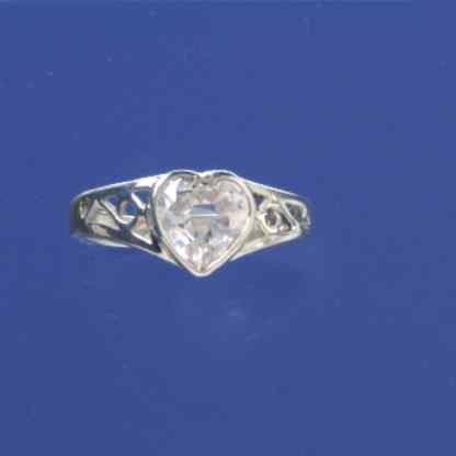 SPC 8mm CZ HEART FILIGREE SHANK RING