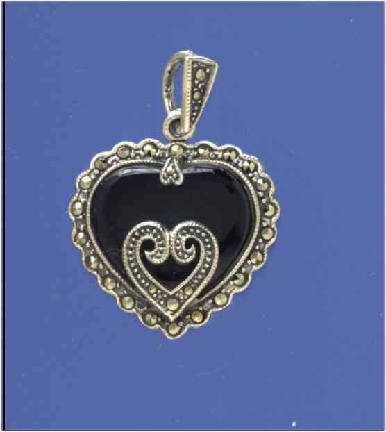 SPC ONYX/MARC HEART PENDANT