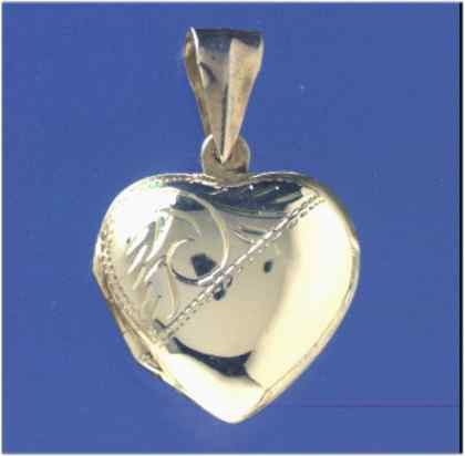 SPC 20mm 1/2 ENGRAVED D HEART LOCKET