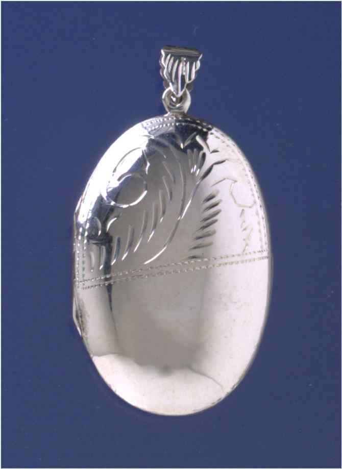 SPC 50x33mm 1/2 ENGRAVED OVAL LOCKET   =