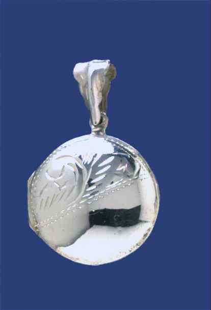 SPC 22mm 1/2 ENGRAVED ROUND LOCKET     =