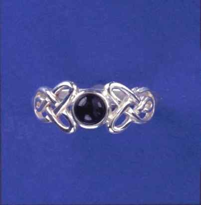 SPC 5mm ROUND ONYX CELTIC DESIGN RING