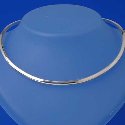 SPC 5mm TRIANGULAR SECTION WIRE COLLAR =