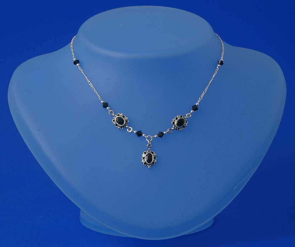 SPC BLACK STONE/CRYSTAL FANCY NECKLACE