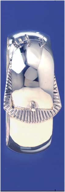SPC 22mm D SECTION OPENING BUCKLE BANGLE