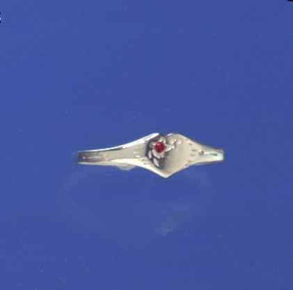 SPC CHILDS 1/2 ENGRAVED HRT SIGNET     =