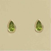 GPC TEARDROP PERIDOT RUBSET STUDS      =